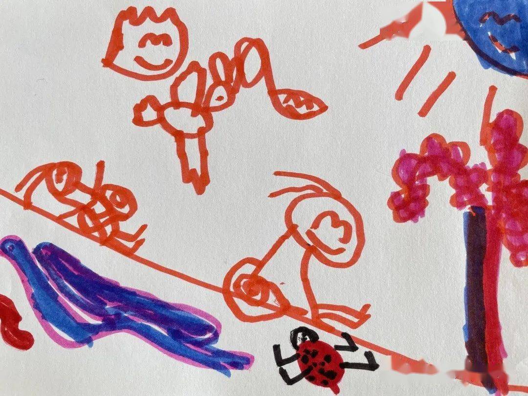 孩子们用绘画表征户外滑草的欢乐时光/////////////////////起初纸箱