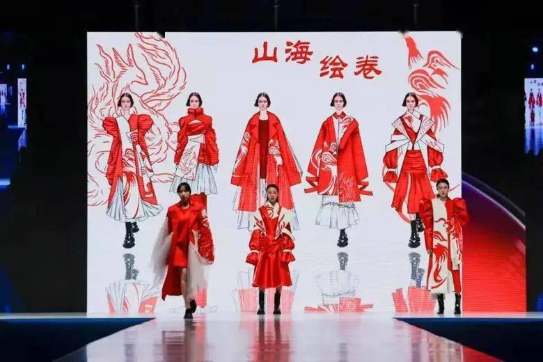 任娇经纪人王薇回应称：“警方已认定任娇坠楼身亡系喝酒失足意外—甘