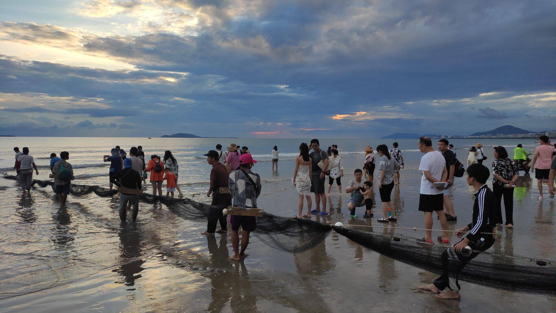 海上捕鱼照片图片