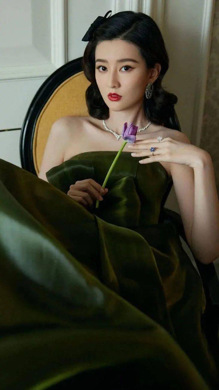 杨单欧阳娜娜火遍全网的甜欲风“千金妆”教科书来了！