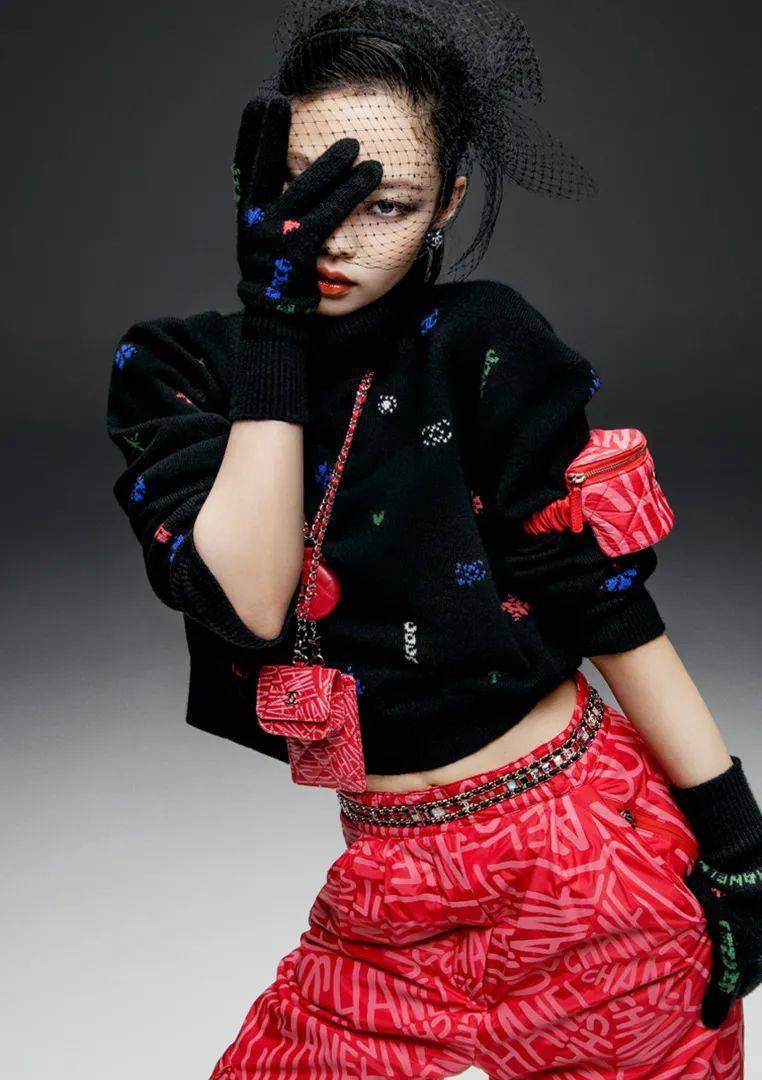 冬日 金智妮拍摄香奈儿CHANEL COCO NEIGE高级成衣广告