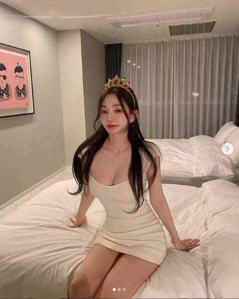 Yeon长相清纯身材硬核！酒窝小姐姐Kim Do Yeon美图赏