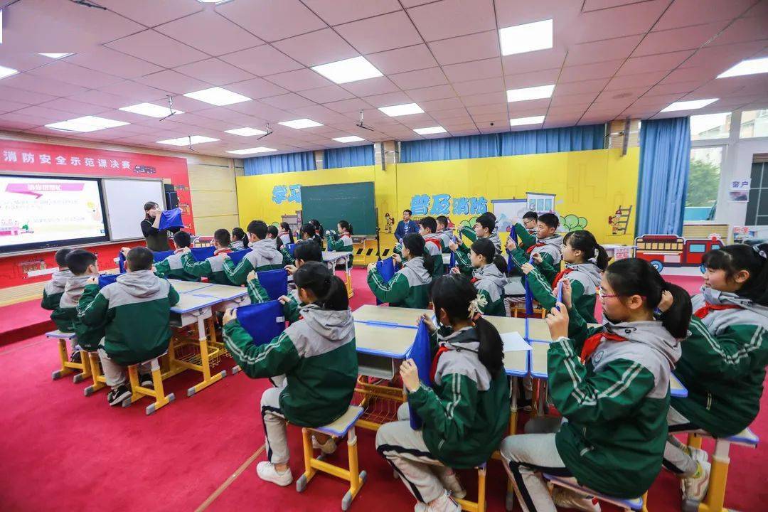 人工智能 模拟公车着火 这些脑洞大开的消防课 你见过吗 诗意信息网