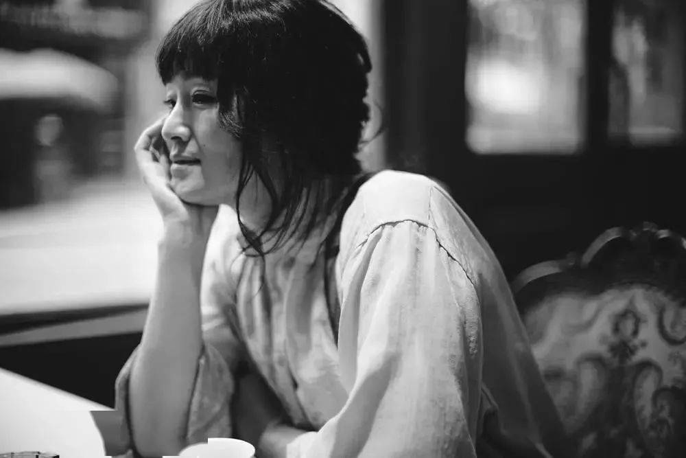 上海 就这?巩俐演的女间谍穿白衬衫就演完了一场电影?