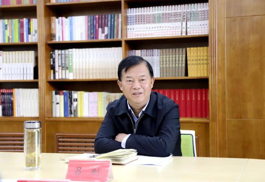 吕刚深入州直有关部门调研指导工作