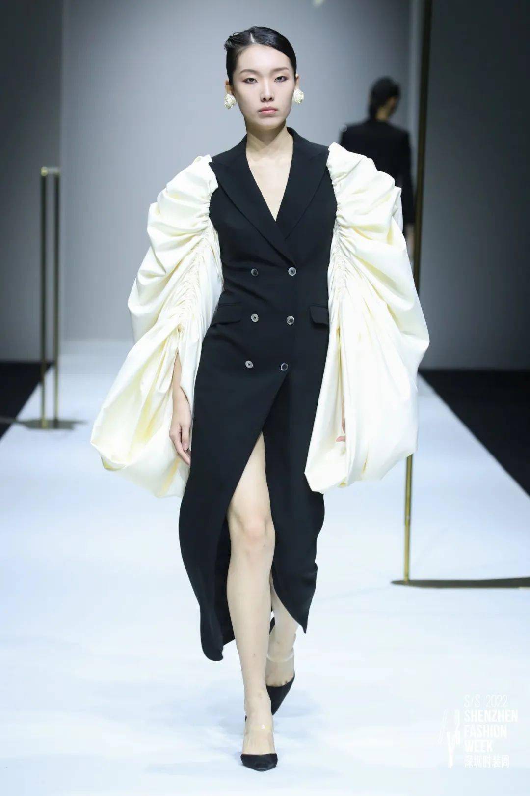 服装 S/S2022深圳时装周｜DAY4：别样角度，诠释「型」之烂漫