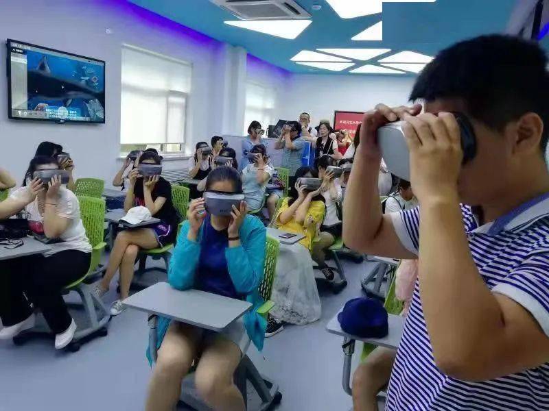 戴福|挂牌10年“等”来北交所，瞄准VR应用小龙头，同辉信息董事长戴福昊：要做从蛋壳里啄出的鹰