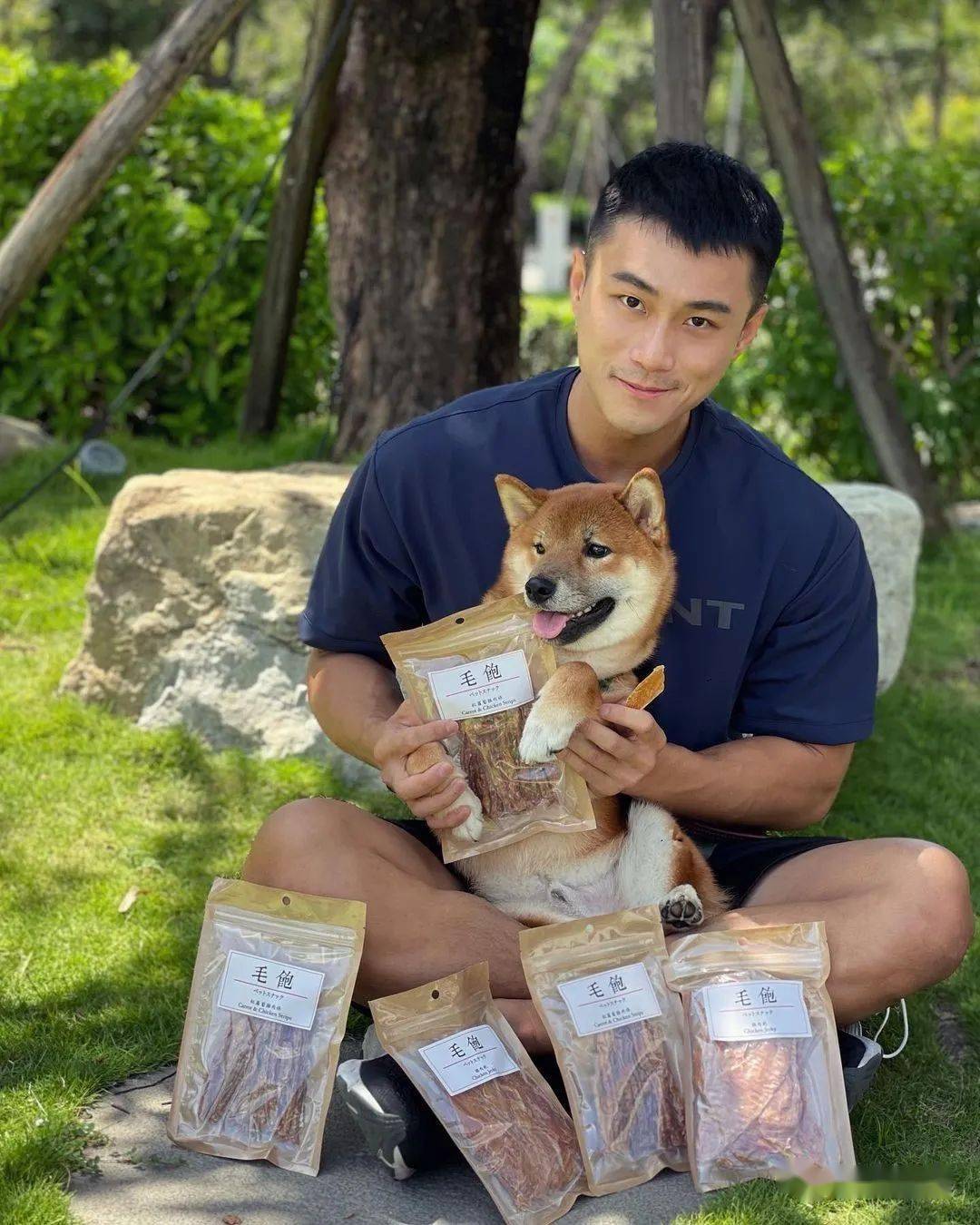 消防猛男赤裸上身肌肉身材太犯规了