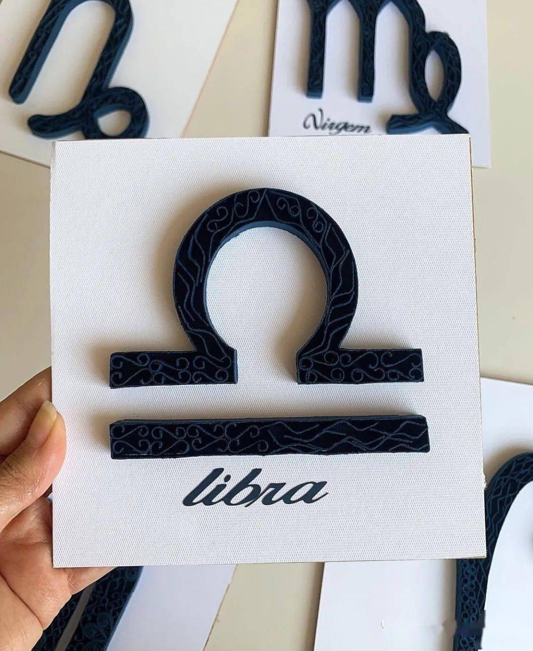 【国外优秀衍纸作品】十二星座符号