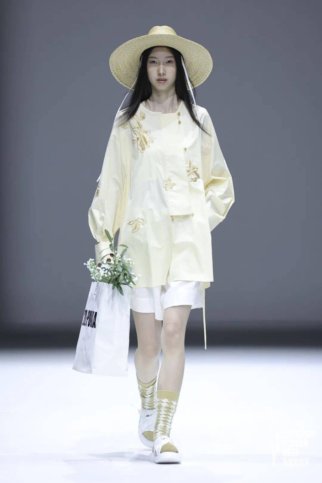 服装 S/S2022深圳时装周｜DAY4：别样角度，诠释「型」之烂漫