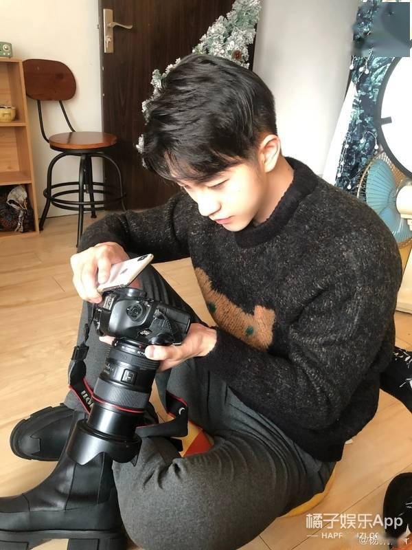 校园小说男主从此有了脸…