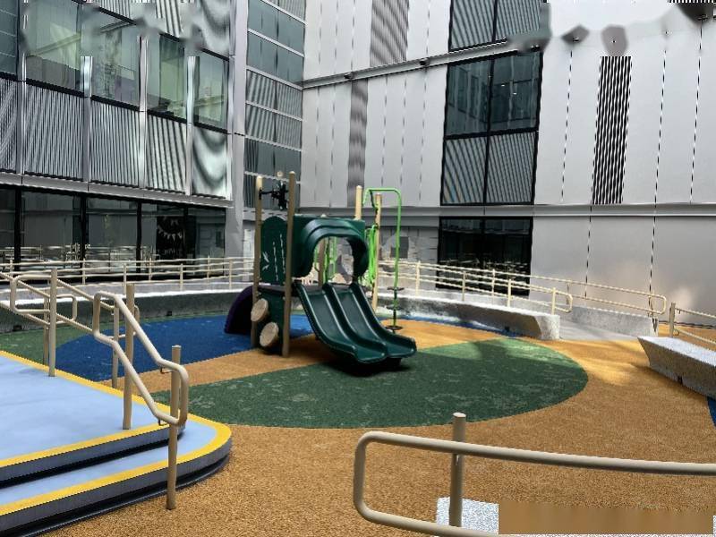 动物香港有家最不像医院的医院得奖无数，连画墙上的动物都得微笑