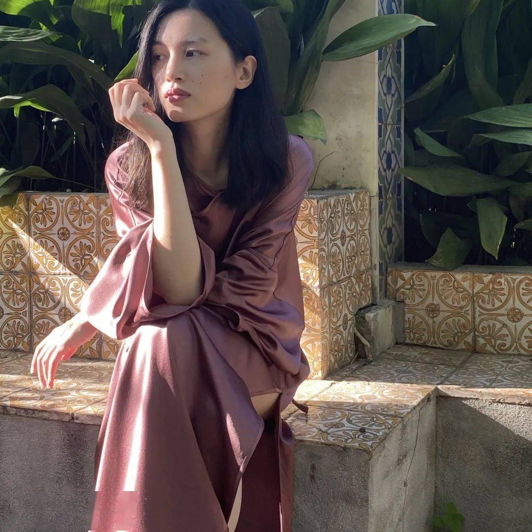 漂亮 基础款怎么穿出高级感？这些女设计师给的答卷可太漂亮了！
