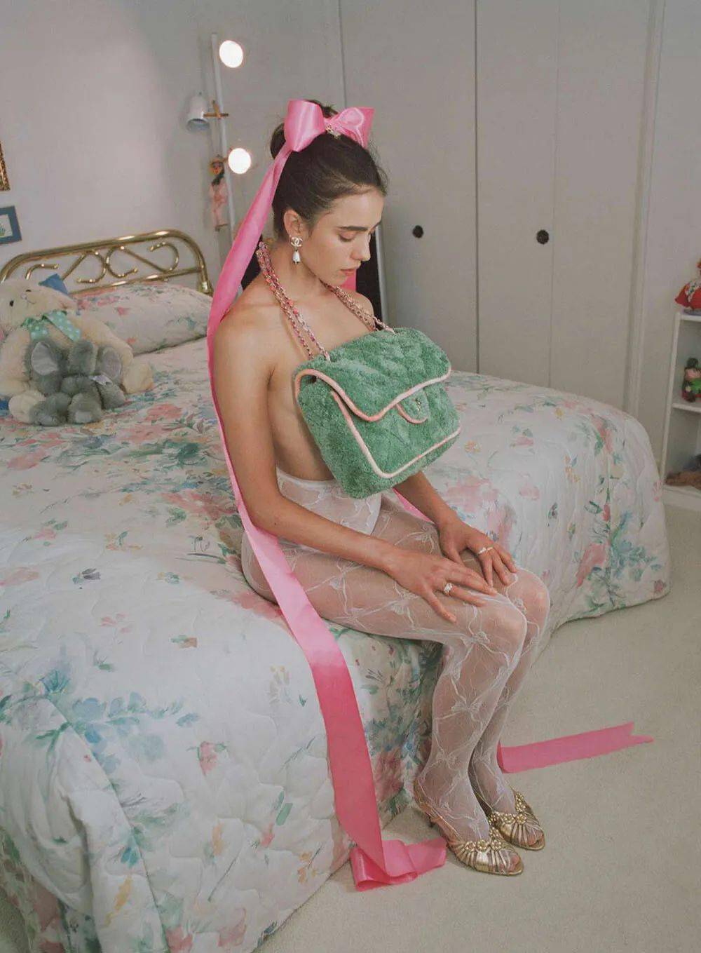 全球|“女佣”这次有点辣丨赏色