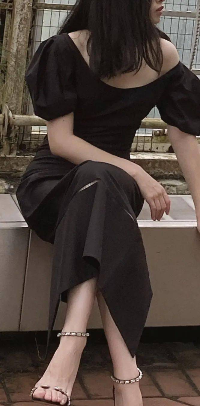 漂亮 基础款怎么穿出高级感？这些女设计师给的答卷可太漂亮了！