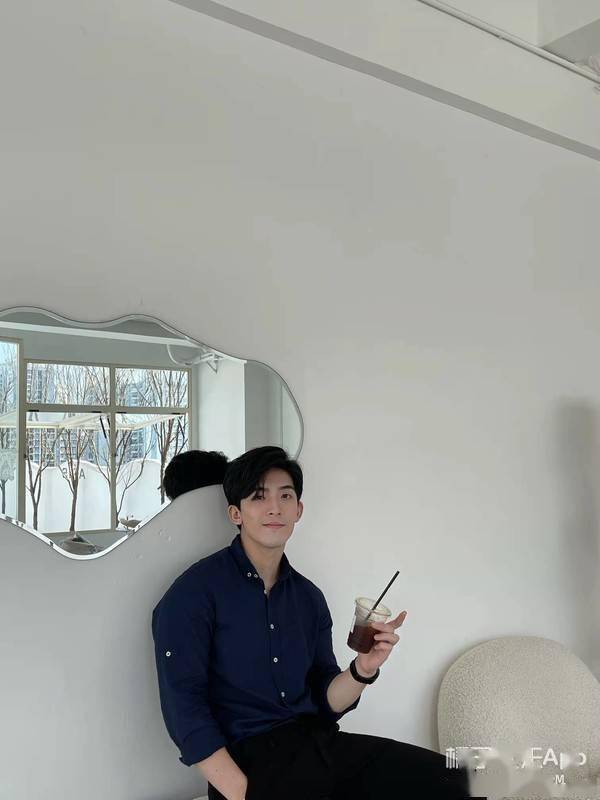 校园小说男主从此有了脸…