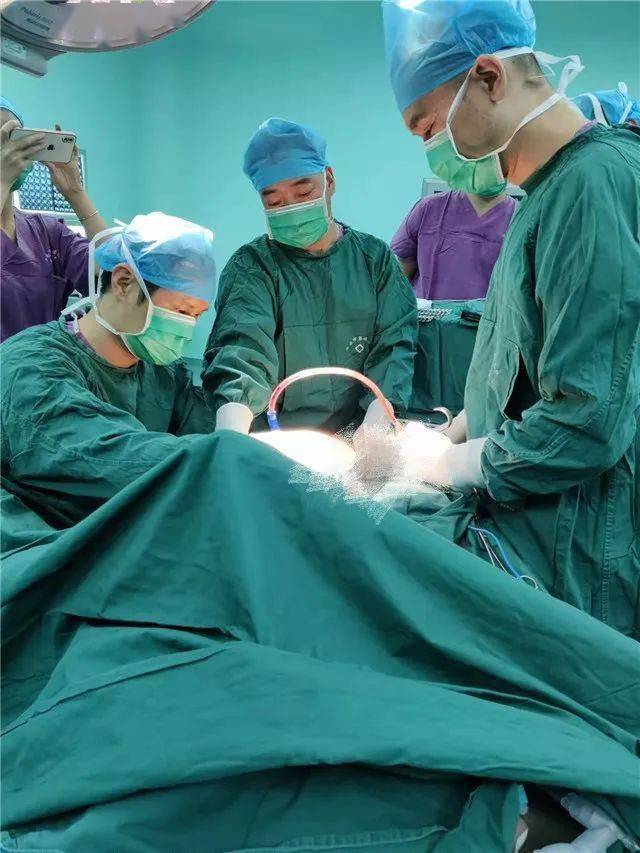其实,重症急性胰腺炎出现坏死胰腺组织感染,如不恰当的手术处理,死亡