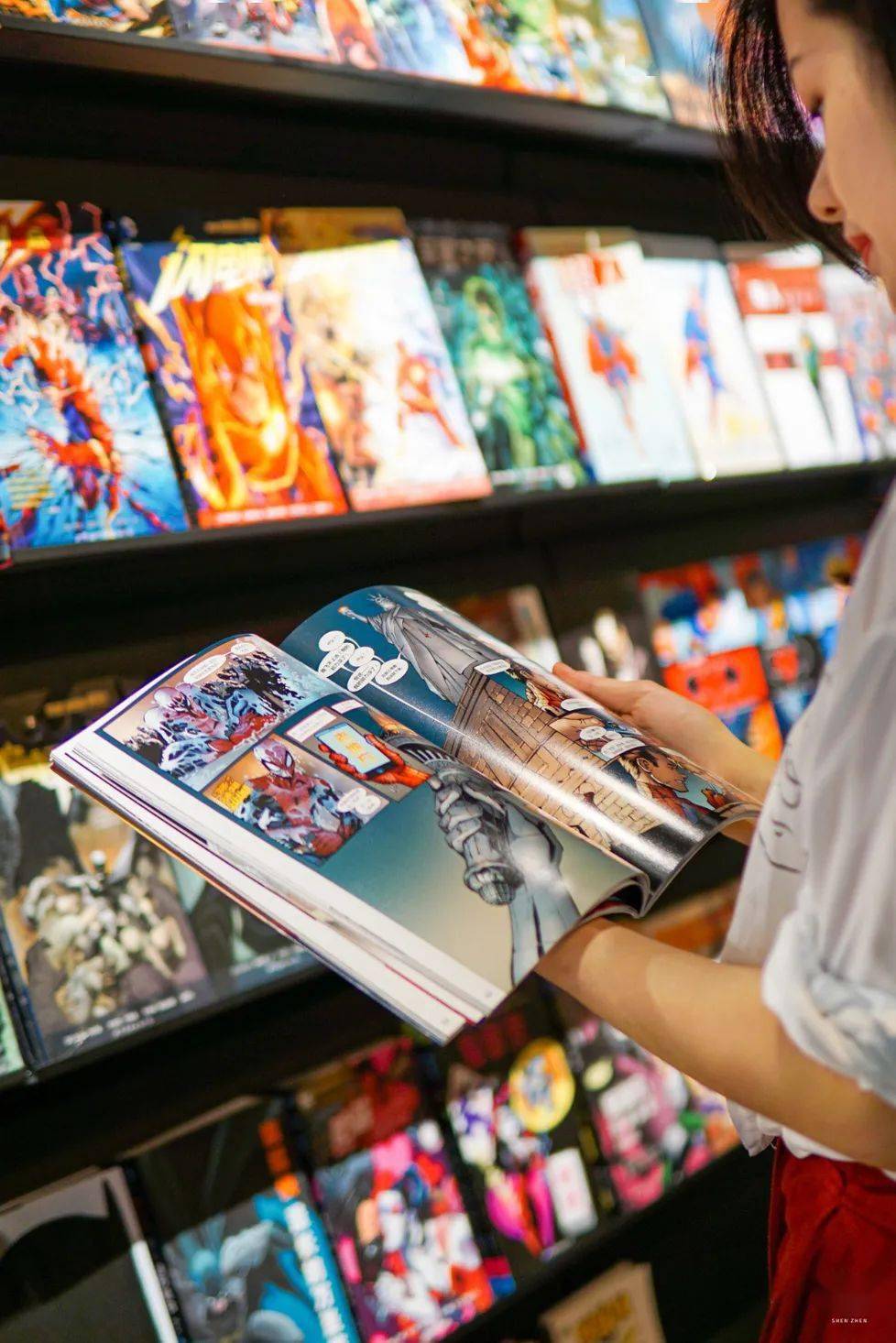 打卡深圳漫画书店刚开就火了