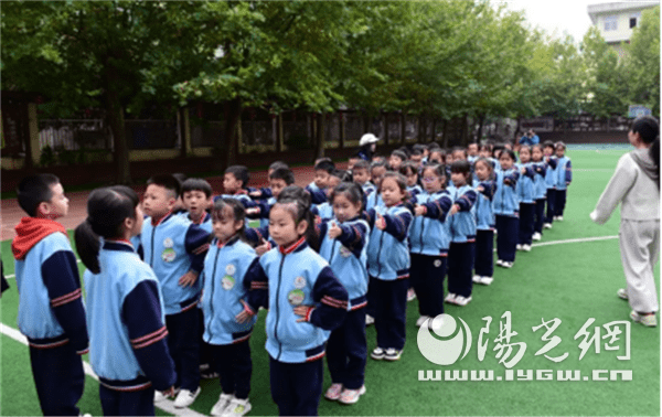 雁塔区航天210小学一年级的孩子们很快长大了