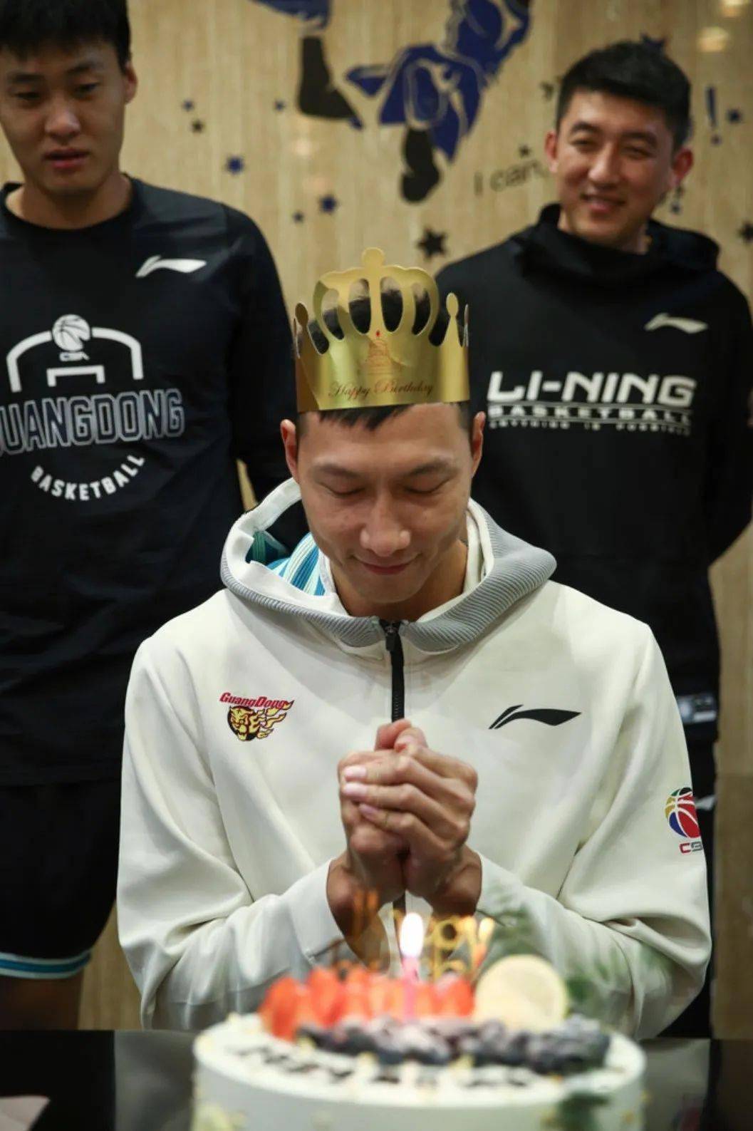 即爆发,砍下28分带领辽宁取胜,反观小将张镇麟则手感不佳仅得到5分