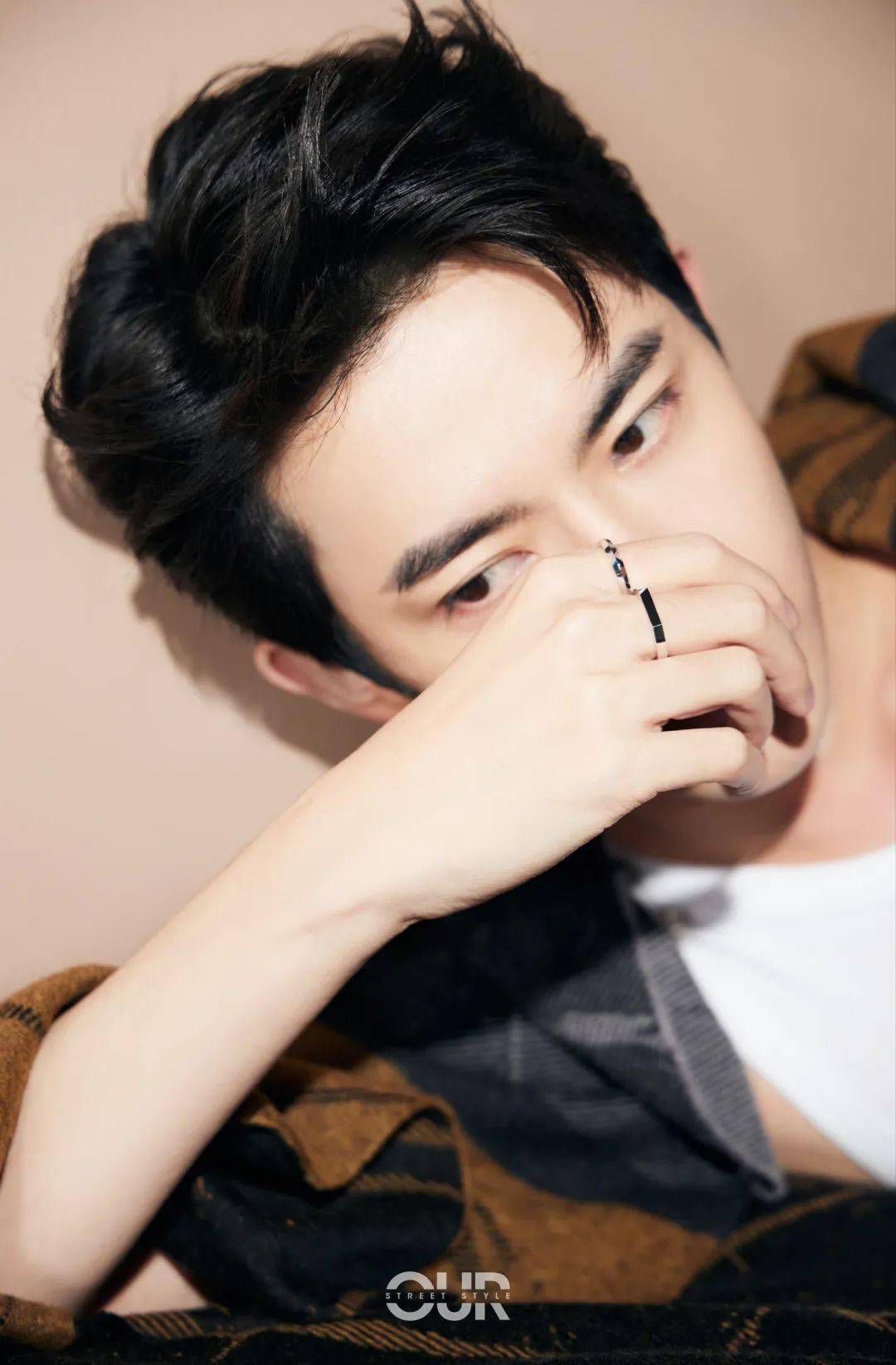 王佳文渐冷深秋，和于朦胧、刘恺威、张欣尧一起玩转时尚……