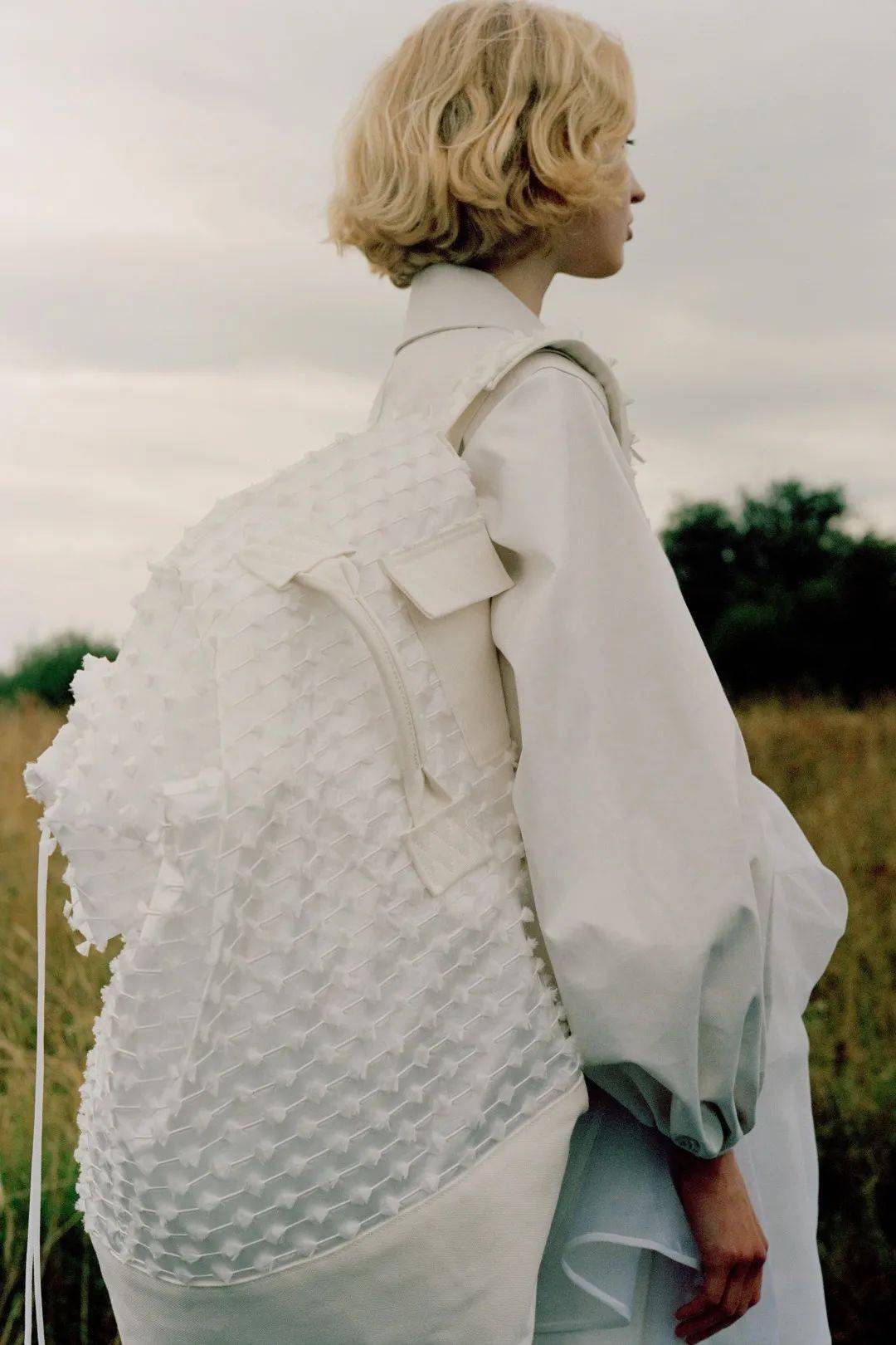 品牌 为「童话」找到合适的安放,来自北欧的浪漫!Cecilie Bahnsen将心跳融入到雨声、风声、吉他声中!