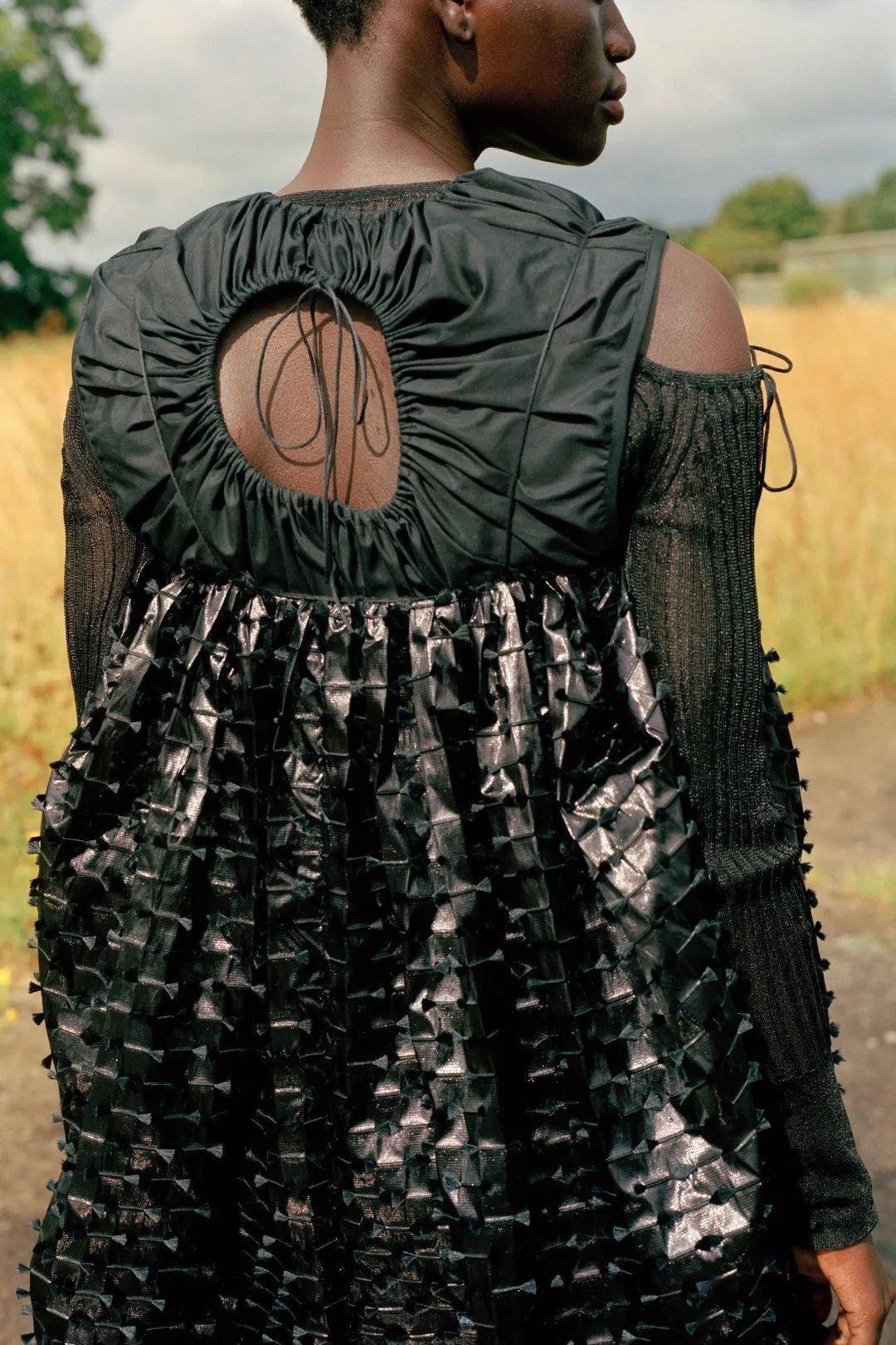 品牌 为「童话」找到合适的安放,来自北欧的浪漫!Cecilie Bahnsen将心跳融入到雨声、风声、吉他声中!