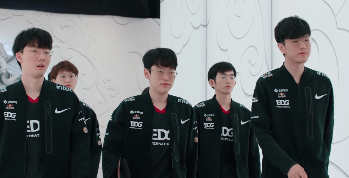 英雄联盟|DK 3:2 战胜 T1：晋级《英雄联盟》 S11 决赛，冲击第二冠