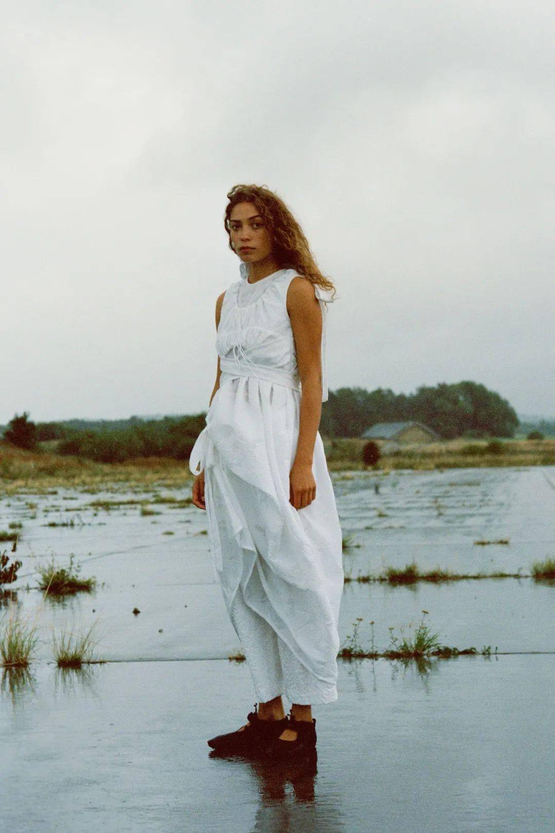 品牌 为「童话」找到合适的安放,来自北欧的浪漫!Cecilie Bahnsen将心跳融入到雨声、风声、吉他声中!