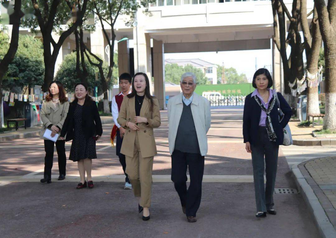 中国教育学会名誉会长,北京师范大学教授顾明远先生偕夫人周蕖教授