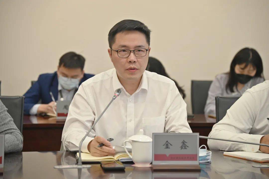 会上,金鑫介绍了吴江开发区招商局1-10月招商引资工作的总体情况和四