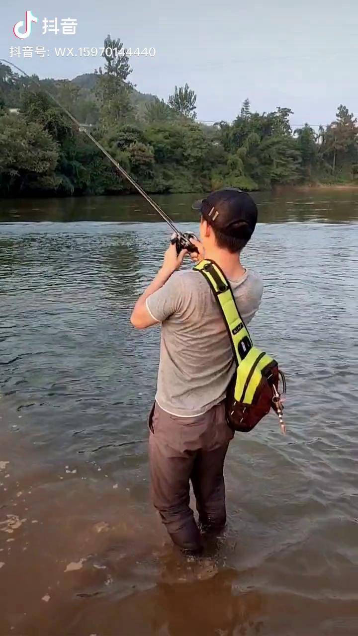 路亚路亚野钓超级过瘾的巨物