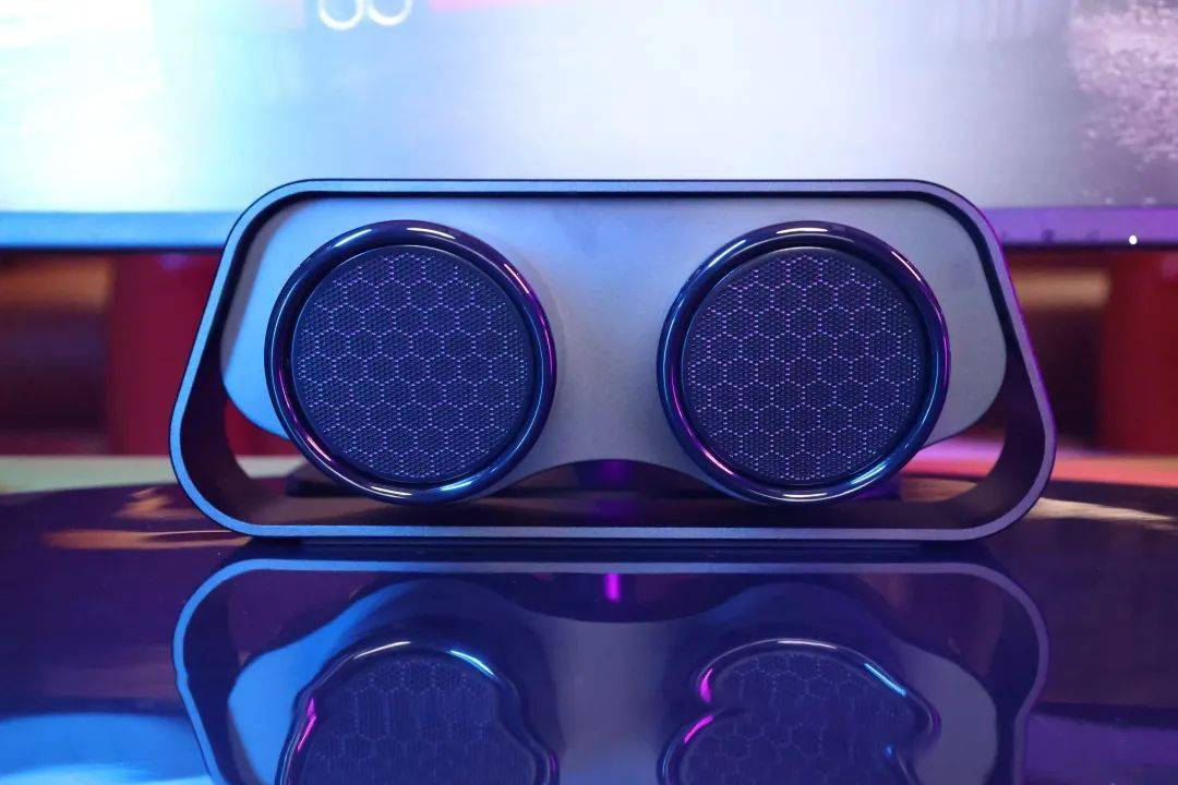 声临其境蓝牙音响内置保时捷911gt3真车排气管声音,还原发动机排气