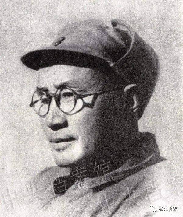 刘伯承是战争年代的“军神”,建国后第一个遭批斗罢官的元帅,为何会是他?_刘帅