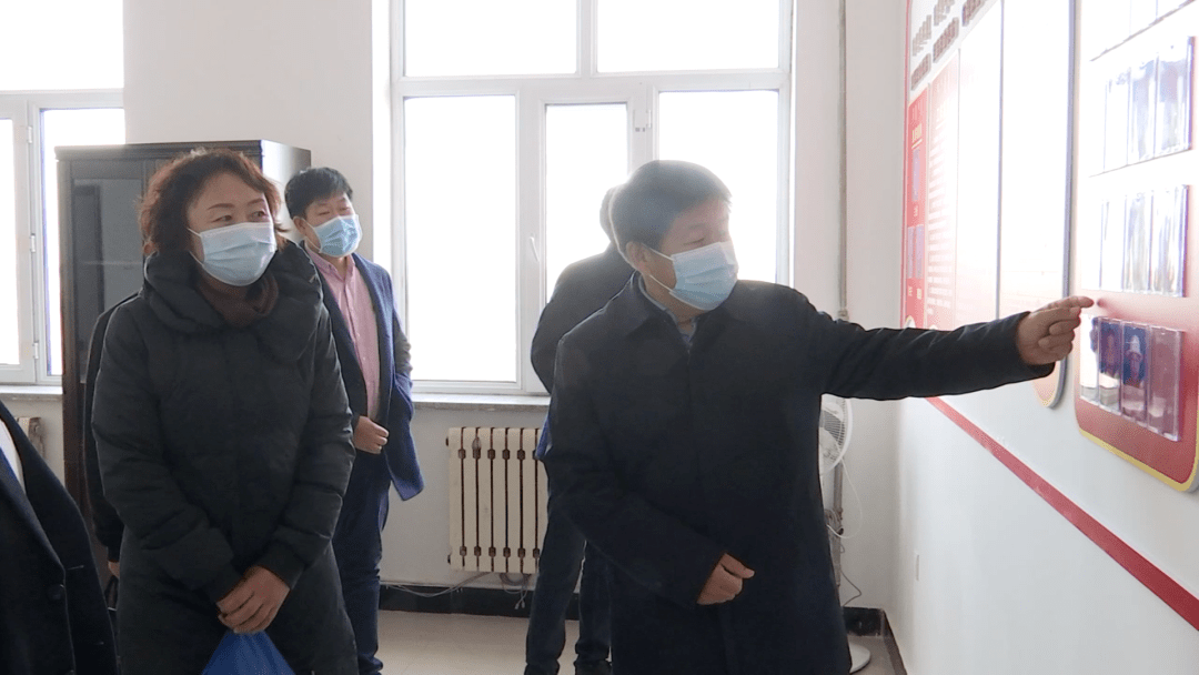 旗县动态新巴尔虎左旗旗委书记王乃斌就苏木镇委员工作室建设进行调研