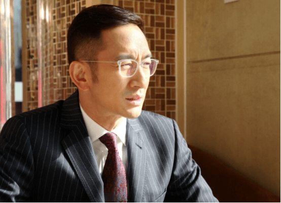 港星吴启华自曝定居内地原因称自己是中国人态度与巩俐反差大