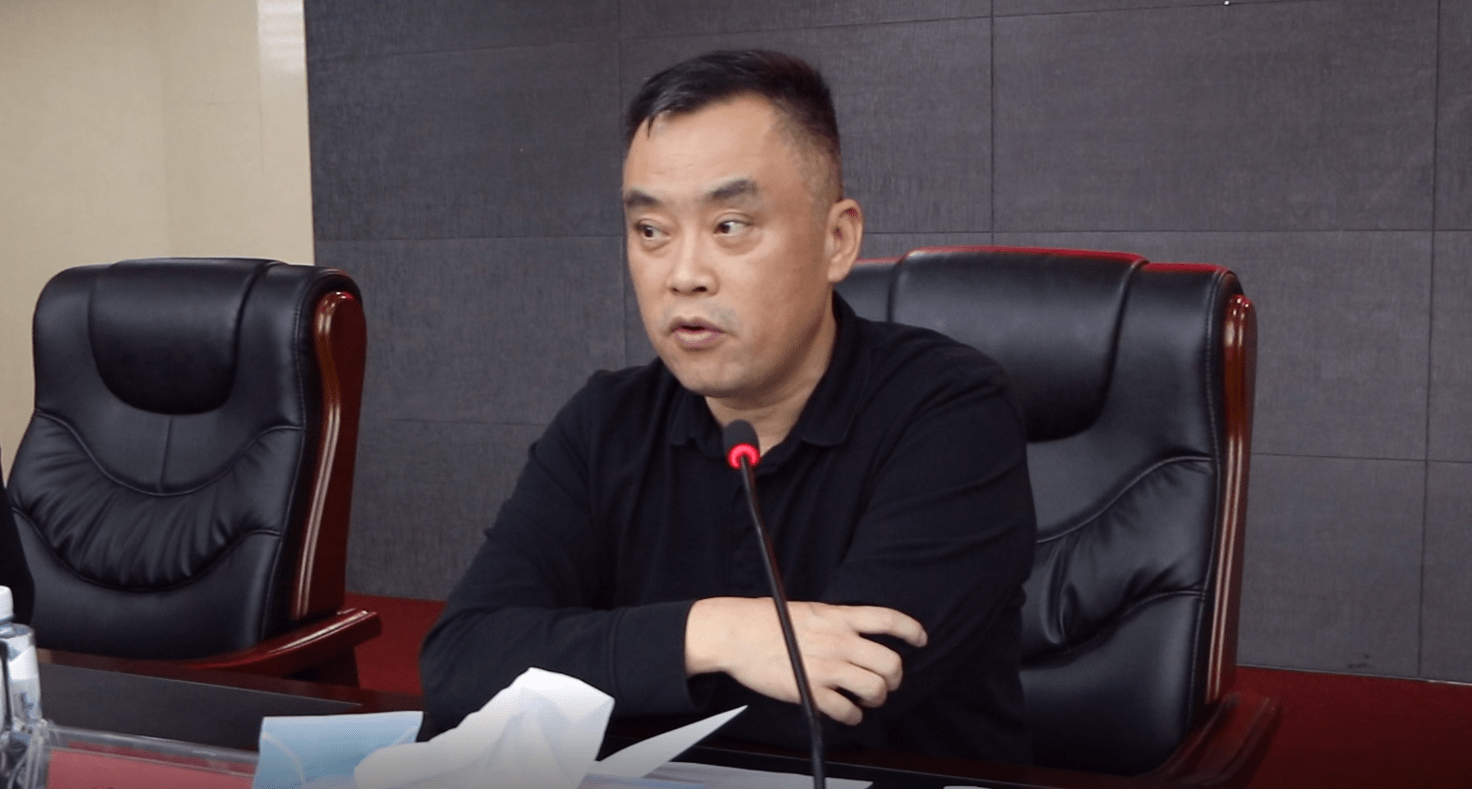 县领导利军,李志猛,李夙颖,陈忠林,曾育平,陈强出席会议.