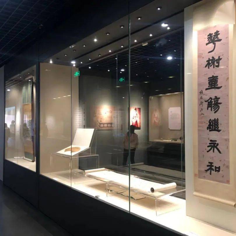 皖粤两地联袂举办"翰墨飘香——文房四宝专题展"_件套