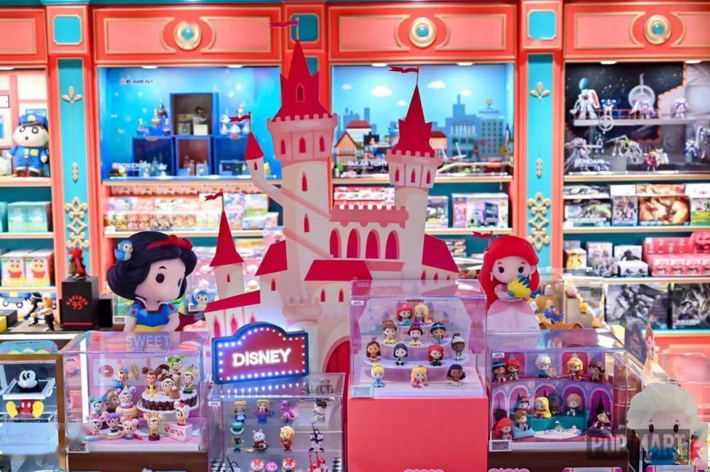 第三百家店入驻迪士尼小镇，泡泡玛特造梦能力持续提升
