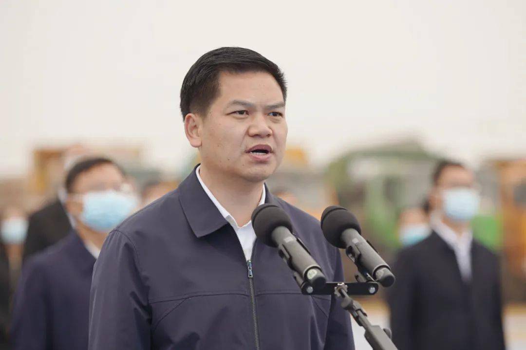 我市集中开工项目情况市委书记刘传钢在分会场介绍我市在双莲工业园设