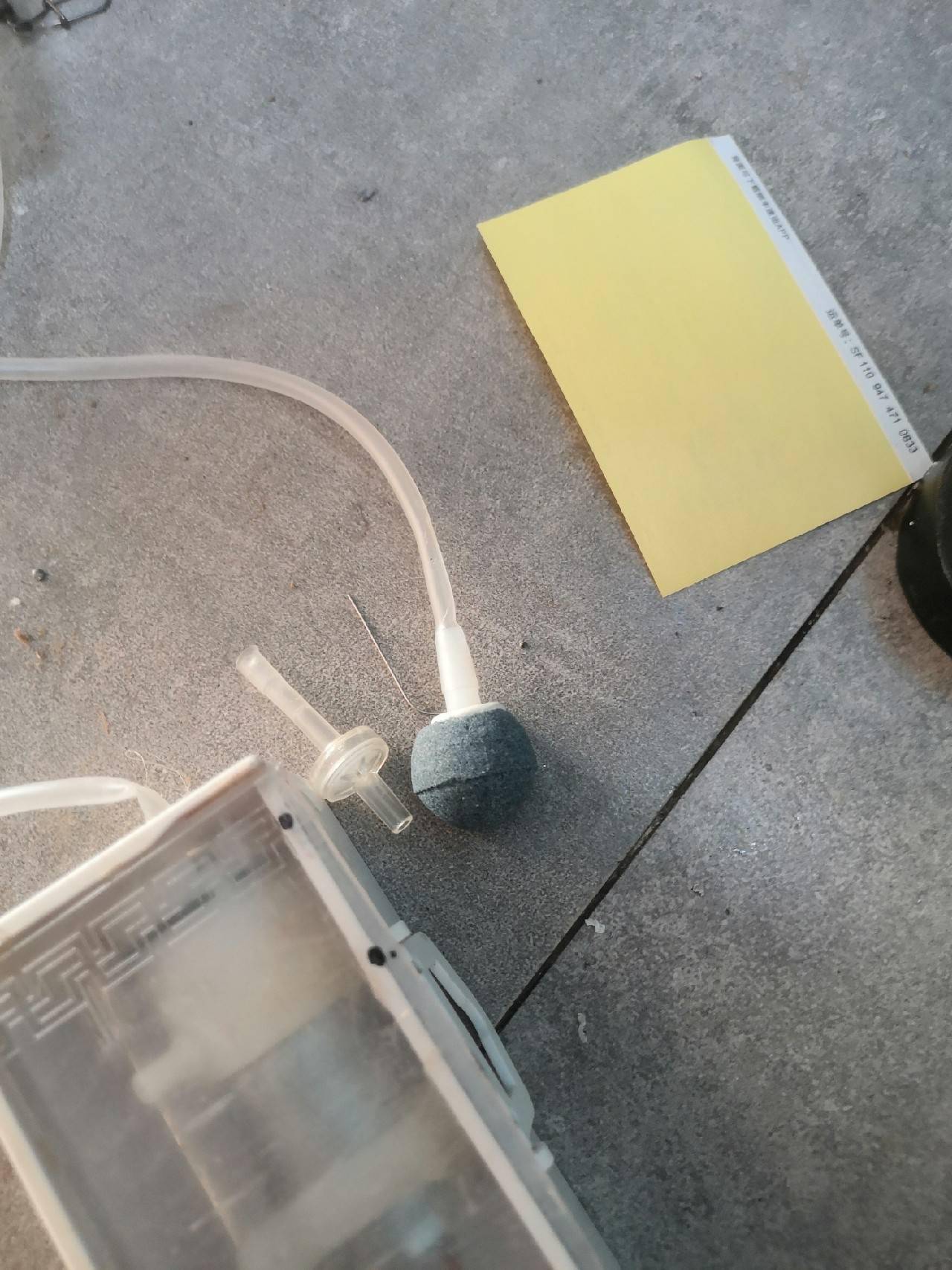 如果做更简单的一个电机,一根数据线和皮管加个气泡石就可以使用.