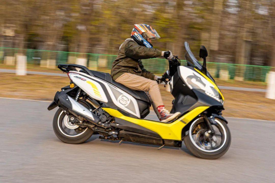 同级别罕见的平踏板试驾赛科龙rt3c