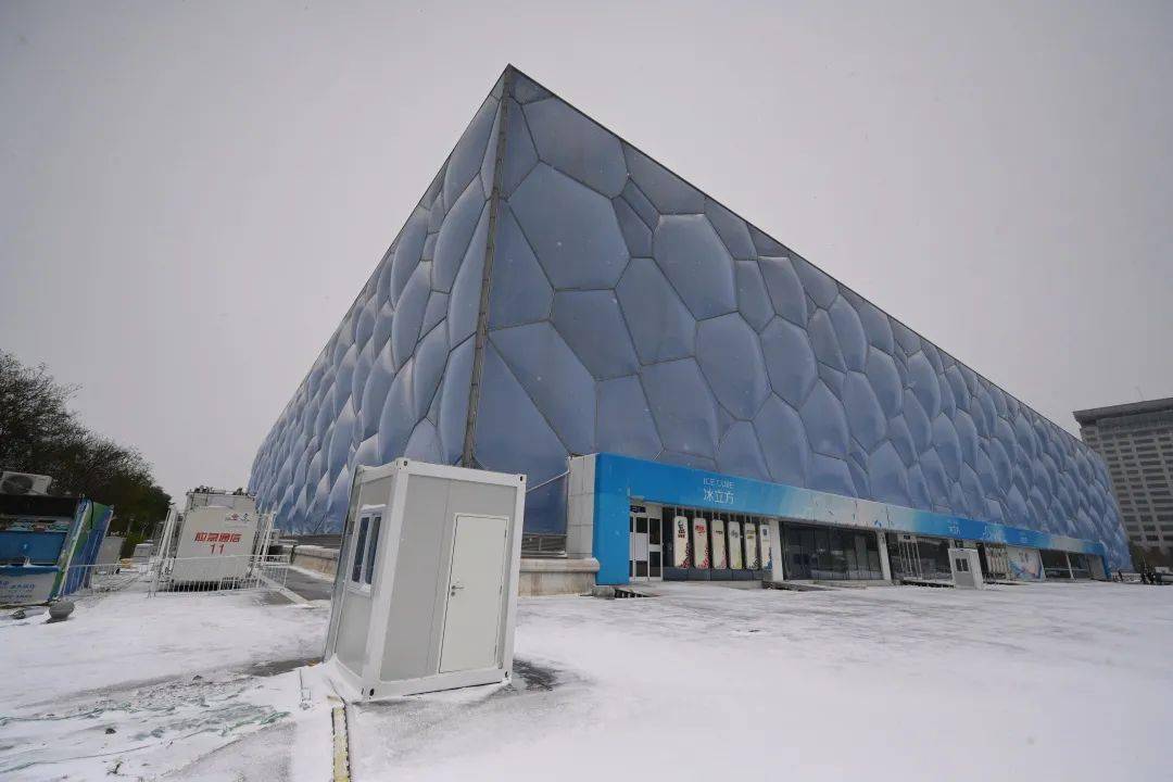 今日立冬| 一夜之间,朝阳从 "秋色"穿越到了"冬雪"_北京