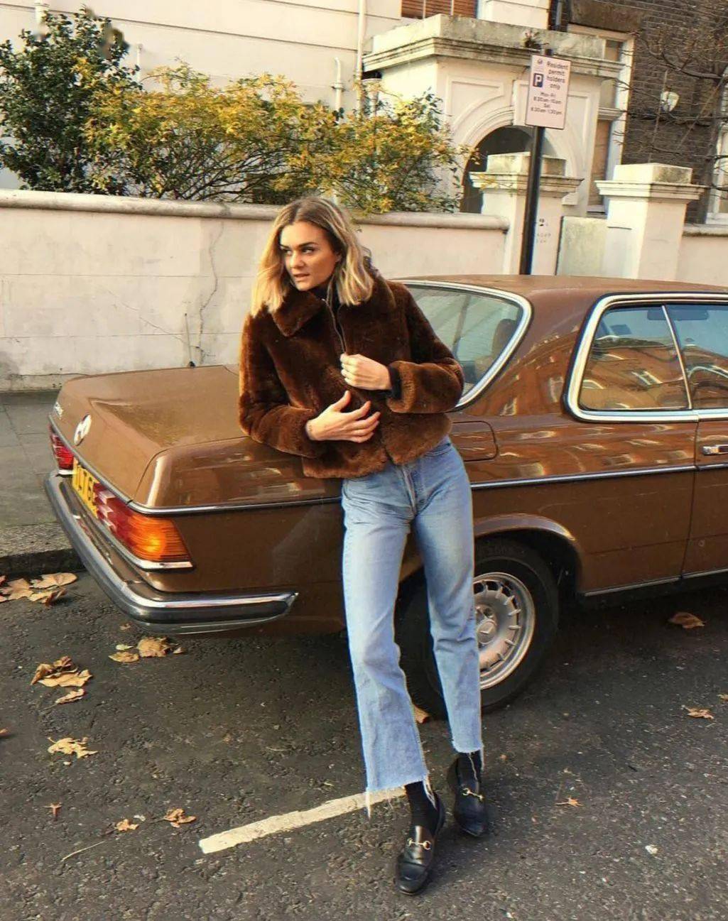 黑色 别穿阔腿裤了！今冬这4条裤子最流行，时髦显瘦，怎么搭都好看！