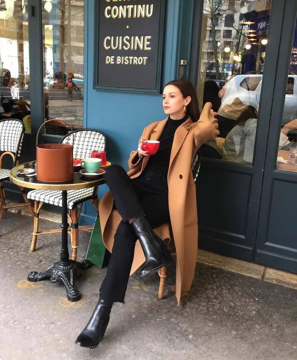 黑色 别穿阔腿裤了！今冬这4条裤子最流行，时髦显瘦，怎么搭都好看！