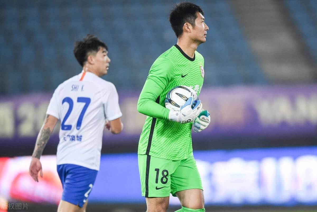 韩镕泽为何会被吊射破门,马兴煜赛后给出答案,球迷:长点心吧_泰山队