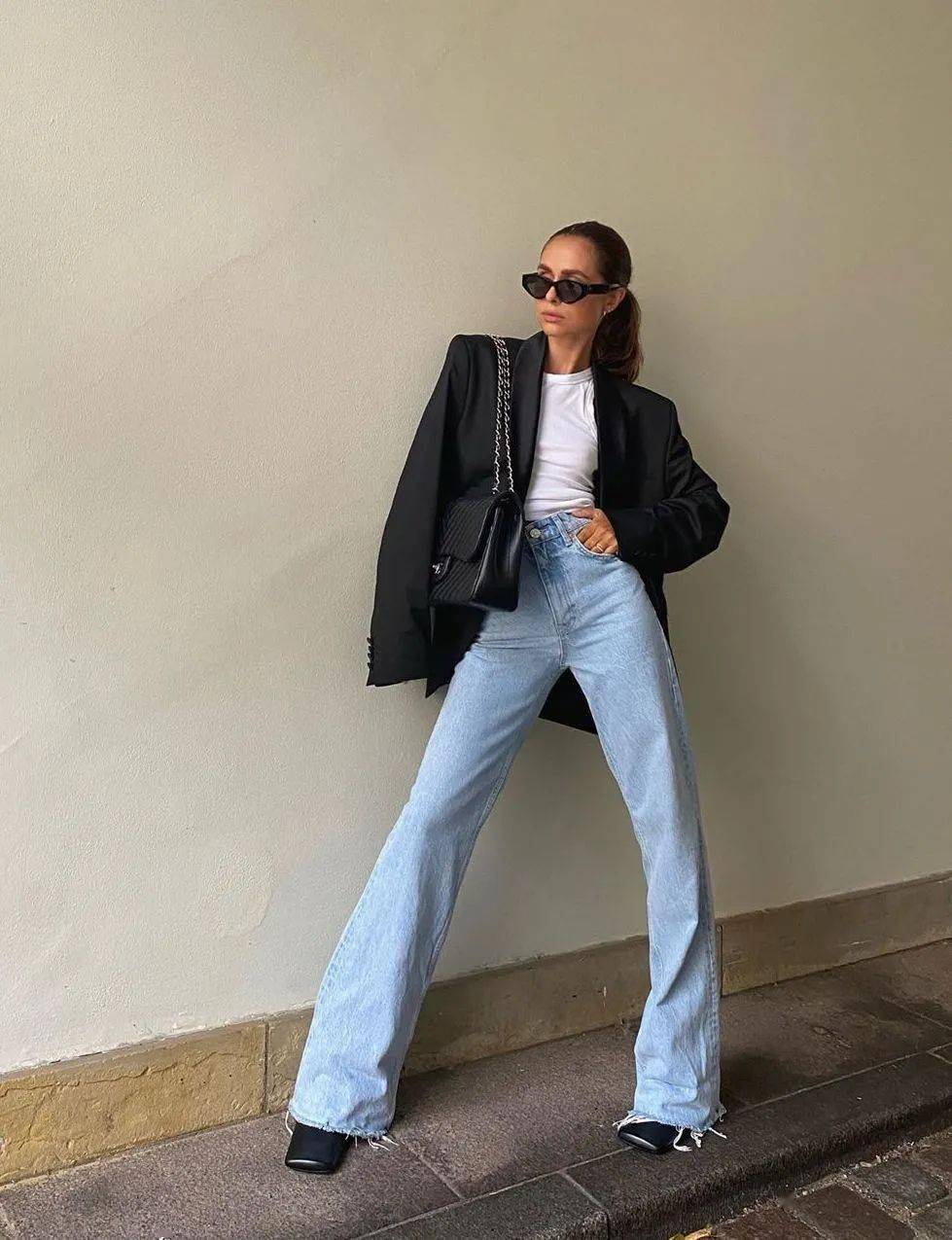 黑色 别穿阔腿裤了！今冬这4条裤子最流行，时髦显瘦，怎么搭都好看！