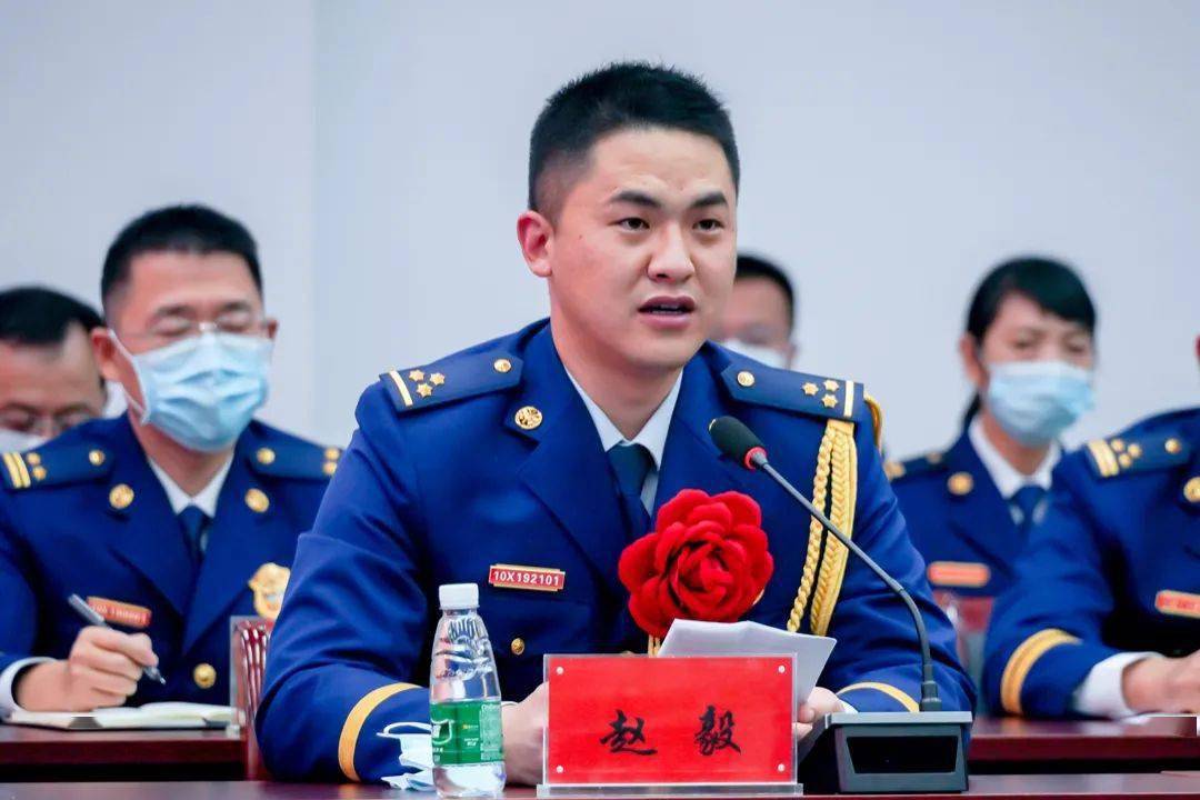 座谈会上,刘锡鑫政委向载誉归来的表彰代表们表示了祝贺,传达了全国