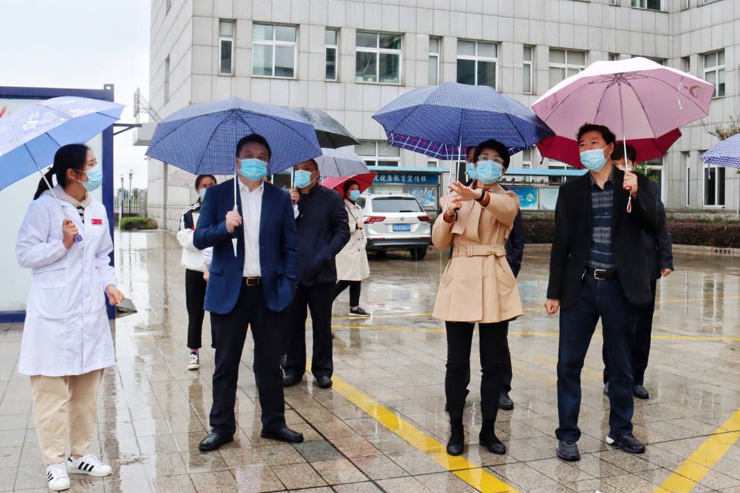 吴小华督查疫情防控工作