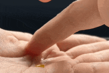 护肤品10个美妆博主里9个都在用的抗老精华,你不会还没用过吧?!